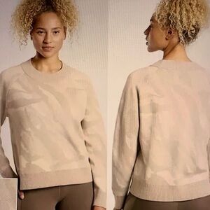Athleta Womens Sweater Cream Tan Camo Jacquard Textured Crew Pullover Medium